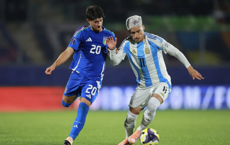 Argentina venció a Italia y avanzó a octavos 